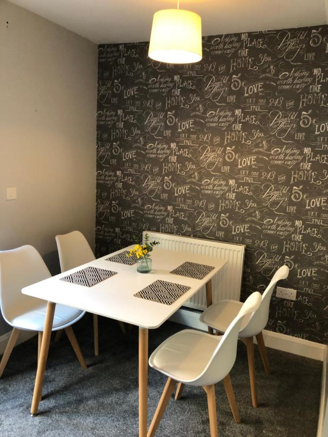 Hill House - 5 Mins Merry Hill - Perfect For Contractors & Families Brierley Hill Dış mekan fotoğraf